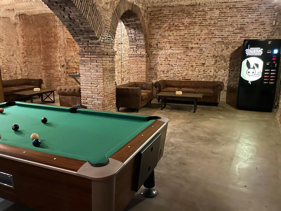 Blunted Cannabis Social Club Main area with pool table available for members